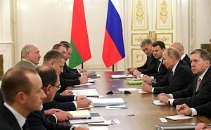 Путин заявил Лукашенко о невыполнении многих пунктов Союзного договора Путин заявил Лукашенко о невыполнении многих пунктов Союзного договора