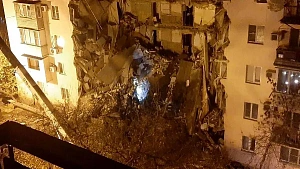 В Астрахани обрушились два подъезда жилого дома В Астрахани обрушились два подъезда жилого дома
