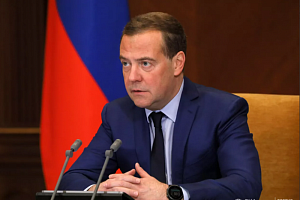 Медведев: Европа сошла с ума Медведев: Европа сошла с ума