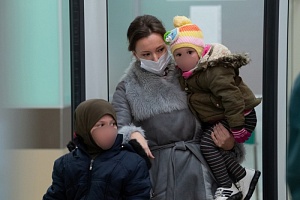 В Россию из сирийских лагерей беженцев прилетели 19 детей В Россию из сирийских лагерей беженцев прилетели 19 детей