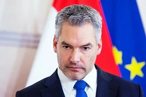 Канцлер Австрии выступил против начала переговоров о вступлении Украины в ЕС Канцлер Австрии выступил против начала переговоров о вступлении Украины в ЕС