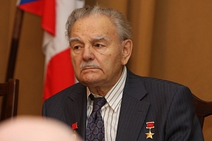 Прозаик и воин Карпов Прозаик и воин Карпов