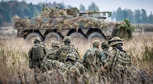 Шойгу поздравил военных с Днем Сухопутных войск Шойгу поздравил военных с Днем Сухопутных войск