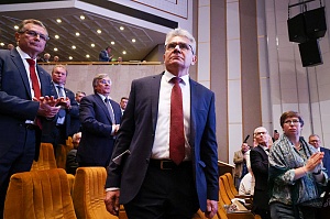 Действующий глава РАН снял свою кандидатуру с выборов