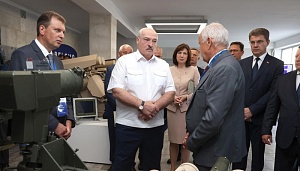 Лукашенко объявил о перевооружении самолётов под ядерные заряды Лукашенко объявил о перевооружении самолётов под ядерные заряды