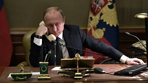 Путин поговорил по телефону с Махмудом Аббасом Путин поговорил по телефону с Махмудом Аббасом