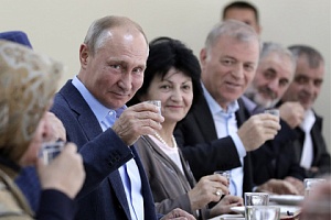 Путин встретился с ополченцами Дагестана Путин встретился с ополченцами Дагестана