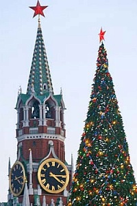 Главная елка страны доставлена в Кремль