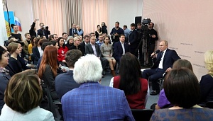 Путин: России нужна крепкая президентская власть Путин: России нужна крепкая президентская власть