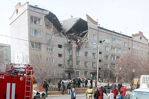 В Чите взрыв разрушил два этажа жилого дома