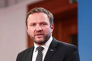 Глава МИД Эстонии пригрозил «принести войну в Россию» Глава МИД Эстонии пригрозил «принести войну в Россию»