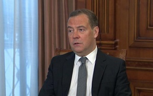  Медведев назвал возможным отключение России от интернета