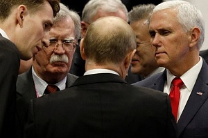 Путин переговорил с Пенсом на Восточно-азиатском саммите Путин переговорил с Пенсом на Восточно-азиатском саммите