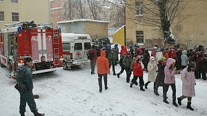 В Екатеринбурге массово эвакуировали школы и Горный университет В Екатеринбурге массово эвакуировали школы и Горный университет