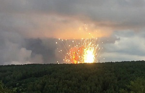 Серия взрывов прогремела на складе боеприпасов под Ачинском Серия взрывов прогремела на складе боеприпасов под Ачинском