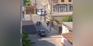 Два полицейских погибли при нападении на наряд ДПС в Махачкале Два полицейских погибли при нападении на наряд ДПС в Махачкале