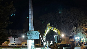 В Латвии снесли ещё один памятник советским солдатам 