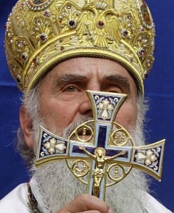 Патриарх Ириней призывает к миру в Косово