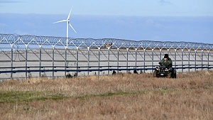 Крым отгородился от Украины забором Крым отгородился от Украины забором