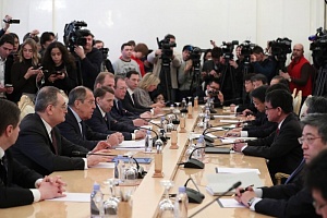 Лавров объявил о начале переговоров с Японией по мирному договору Лавров объявил о начале переговоров с Японией по мирному договору
