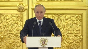 Путин указал послу США на причины кризиса на Украине Путин указал послу США на причины кризиса на Украине