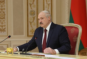 Лукашенко назвал коронавирус ширмой для передела мира Лукашенко назвал коронавирус ширмой для передела мира