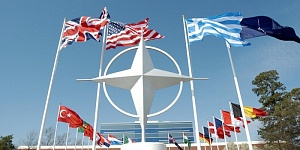 В НАТО потребовали от России «изменить поведение» В НАТО потребовали от России «изменить поведение»