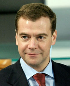 Медведев открыл приемную для населения
