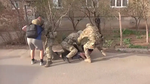 ФСБ: В Волгоградской области задержаны готовившие теракты неонацисты ФСБ: В Волгоградской области задержаны готовившие теракты неонацисты