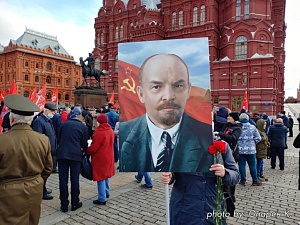 Краснее красных Краснее красных