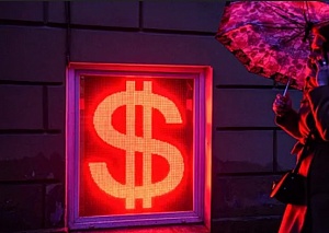 Курс доллара опустился ниже 58 рублей впервые с апреля 2018 года