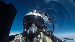 Су-27 ВВС России перехватил самолет-разведчик США над Черным морем Су-27 ВВС России перехватил самолет-разведчик США над Черным морем