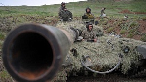 Бои в Нагорном Карабахе продолжались всю ночь Бои в Нагорном Карабахе продолжались всю ночь