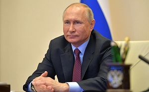 Путин вышел на связь с экипажем МКС Путин вышел на связь с экипажем МКС