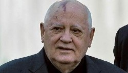 Горбачёв принимает поздравления
