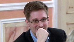 Сноуден нашел работу в США