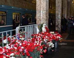 В Москве вспоминают жертв теракта в метро