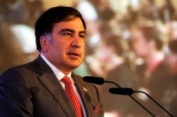 Саакашвили: Порошенко поручил ввести в Одессу до тысячи силовиков