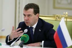 Медведев пообещал демократические выборы