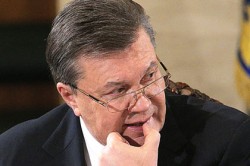 Януковича и Азарова заочно арестовали