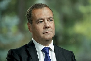 Медведев: во время эпидемии безопасность общества важнее прав отдельного человека