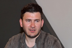 Под чью диктовку пишем? Под чью диктовку пишем?